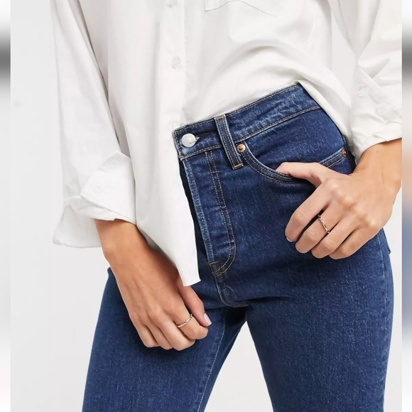 Levi's Wedgie Straight High Rise Crop Raw Hem - Picture 3 of 8